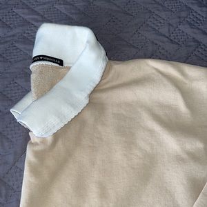 Brandy Melville crewneck sweater Erica collar